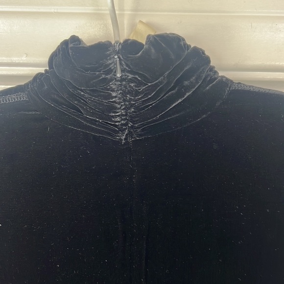 Vtg 90’s Andrea Jovine Black Velvet Victorian Goth Split Long Tunic Button Top S - Picture 8 of 9